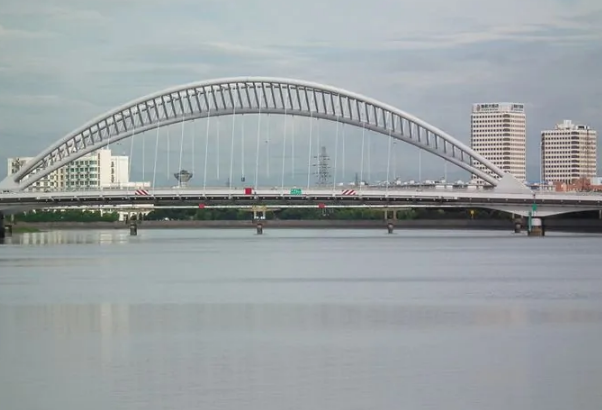下承式<em>橋</em>—橋面系在<em>橋</em>跨<em>承重</em><em>結(jié)構(gòu)</em>下面的橋梁