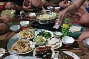 越南風(fēng)土人情——吃飯不需用到飯桌