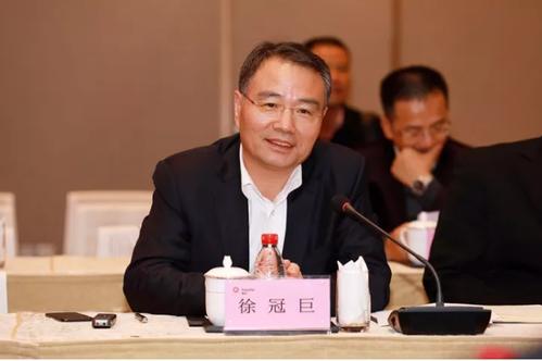 傳化集團(tuán)董事長(zhǎng)徐冠巨 打造萬(wàn)物智聯(lián)<em>的</em>“傳化網(wǎng)”