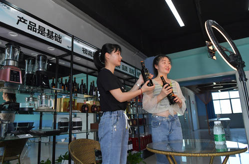 直播機構戰果豐碩，主播展現超強帶貨實力
