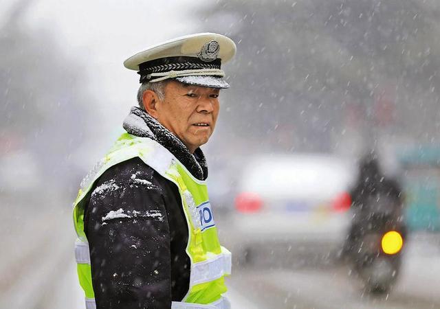 授課<em>圖片</em>—潼關(guān)交警大隊民警：張<em>宏</em>倉 愛崗敬業(yè)用良心和責(zé)任干事