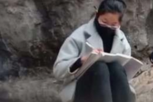 <em>致敬</em><em>最美</em>逆<em>行者</em>爭(zhēng)做自律中學(xué)生—共戰(zhàn)疫情