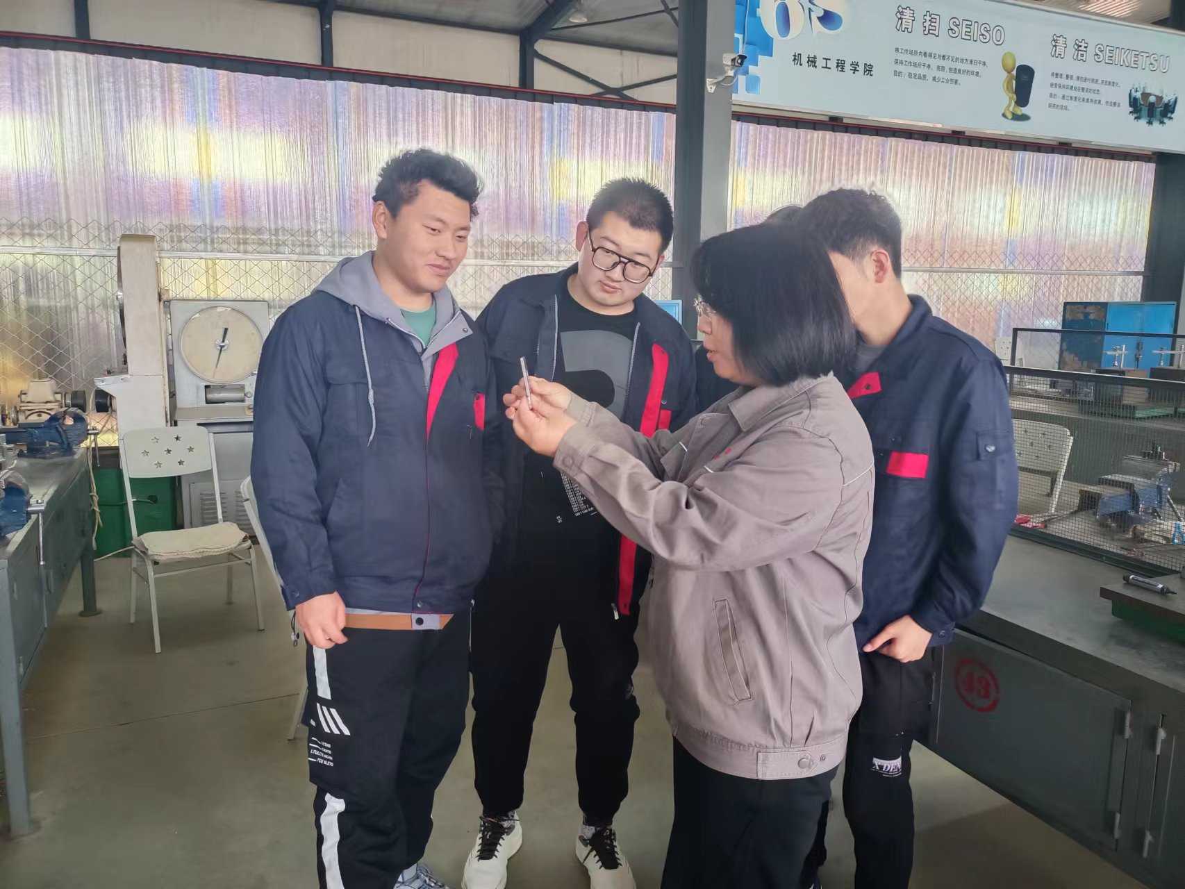 數(shù)控技術(shù)<em>專業(yè)</em>：《鉗工<em>實</em><em>訓</em>——銼削與鋸削》<em>課程</em><em>思</em><em>政</em><em>案例</em>