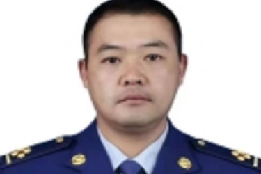 全國應急管理系統二級英雄模范董曉偉，西昌<em>消防</em>滅火攻堅