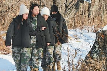 穿林踏雪守護<em>虎豹</em>家園，<em>女子</em>巡護<em>隊</em>行走山路超9000公里