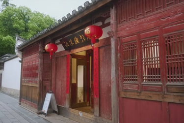 福州三坊七巷沈葆楨故居百年流蘇如約盛開(kāi)